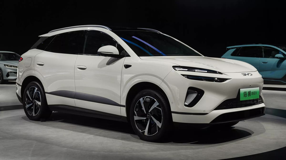 Byd Sea Lion 06: Parece tanto GV60 Genesis que fará você parecer duas vezes 2 Byd ser leão 06 branco