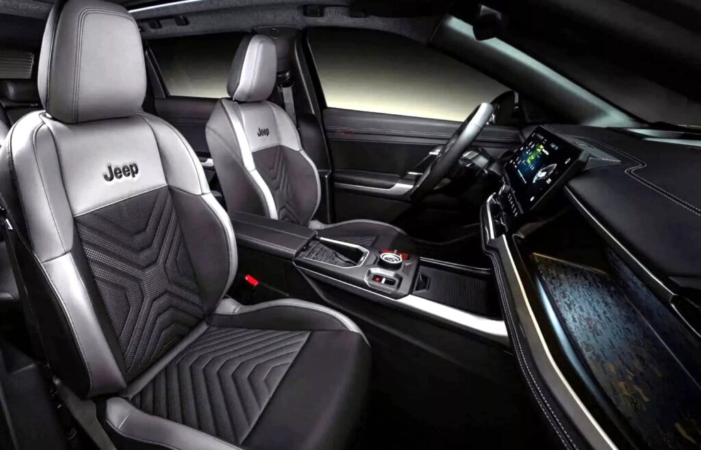 Jeep Compass 2026: é assim que o novo SUV 5 é visto Interior da Jeep Compass 2026