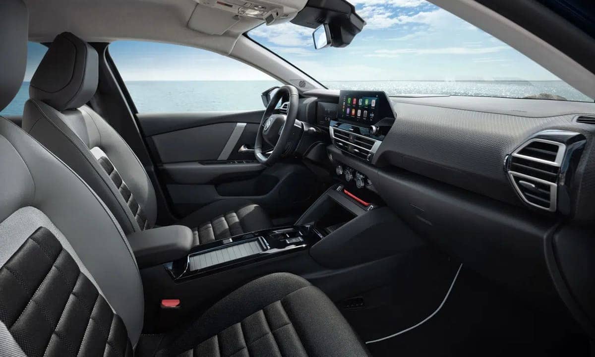Coleção Citroën C4 2025: A edição especial que carrega conforto e tecnologia para outro nível 3 Coleção de Nuevo Citroen C4 2025 18.jpg