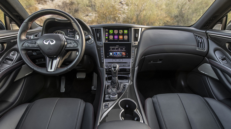 Interior de um Infiniti Q60