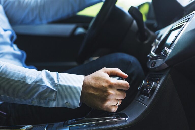 Como Dirigir Carro Automático: Guia Definitivo para Iniciantes